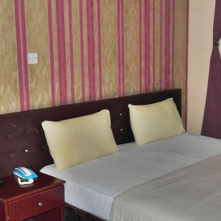 دبي Golden Star Hotel المظهر الخارجي الصورة
