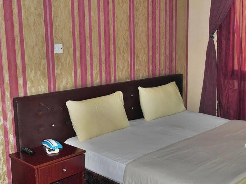 دبي Golden Star Hotel المظهر الخارجي الصورة